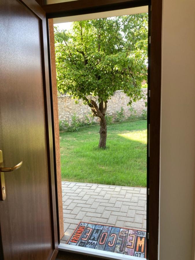 Elixir Apartman Pécsvárad Exteriör bild